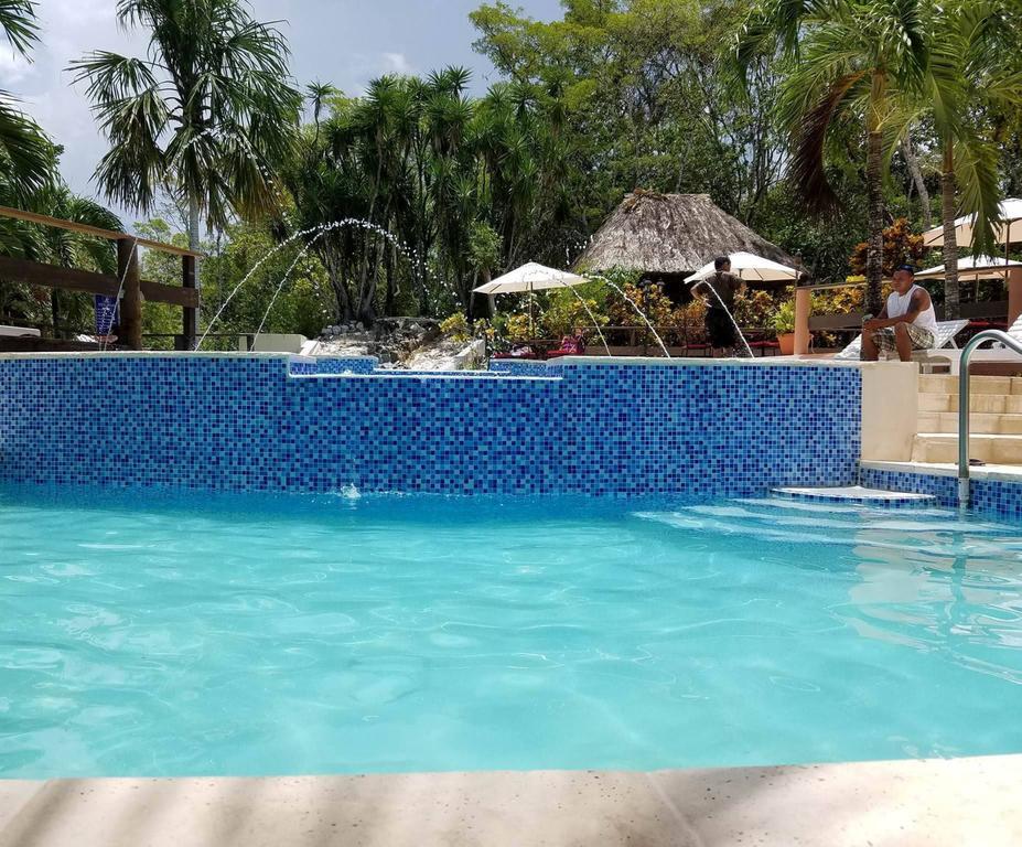 The Log Cab-Inn San Ignacio Bagian luar foto