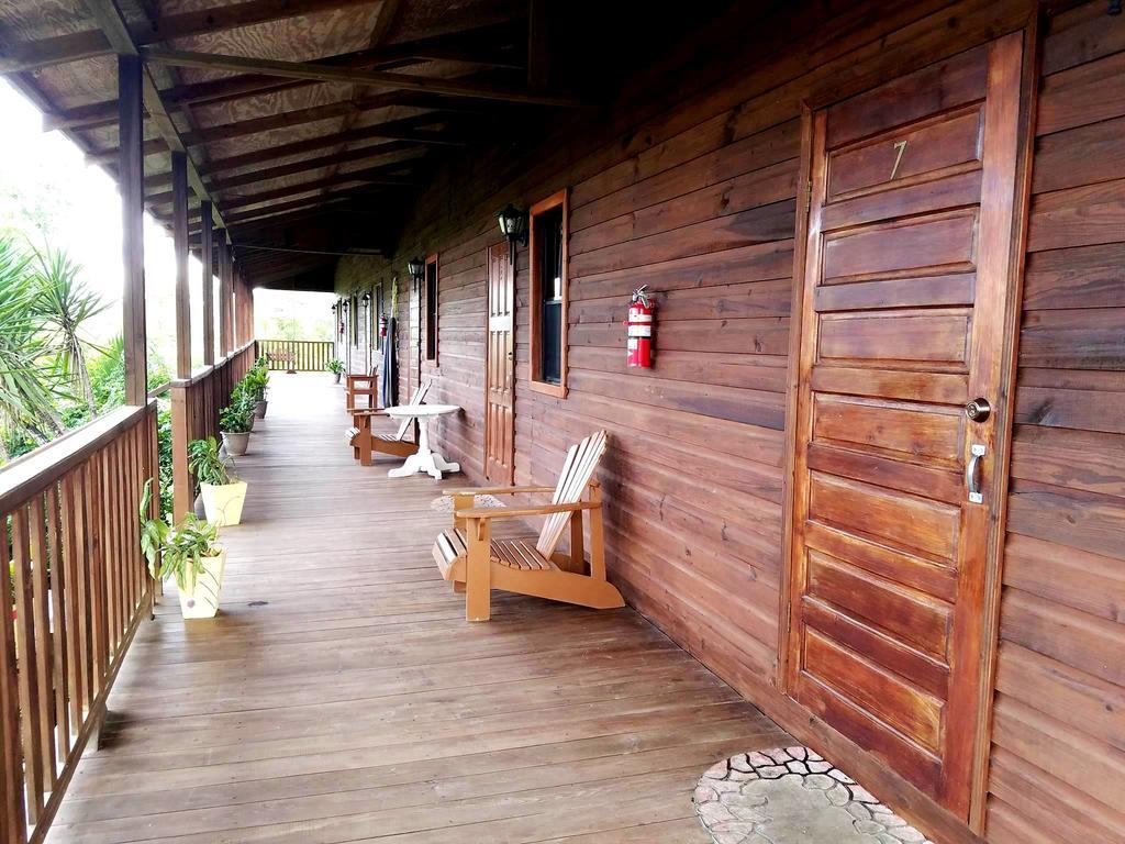 The Log Cab-Inn San Ignacio Bagian luar foto